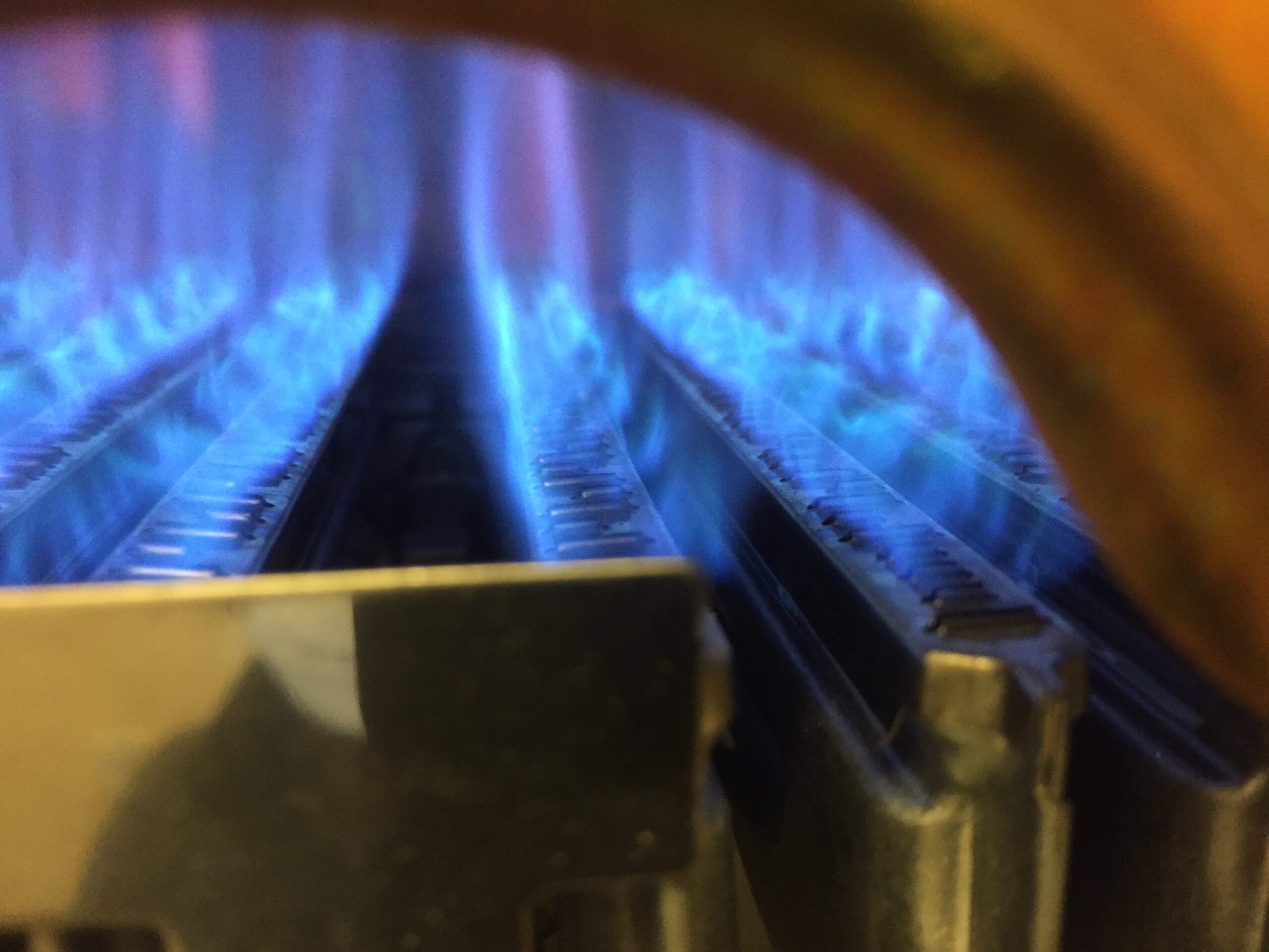 Main gas burner for water heater