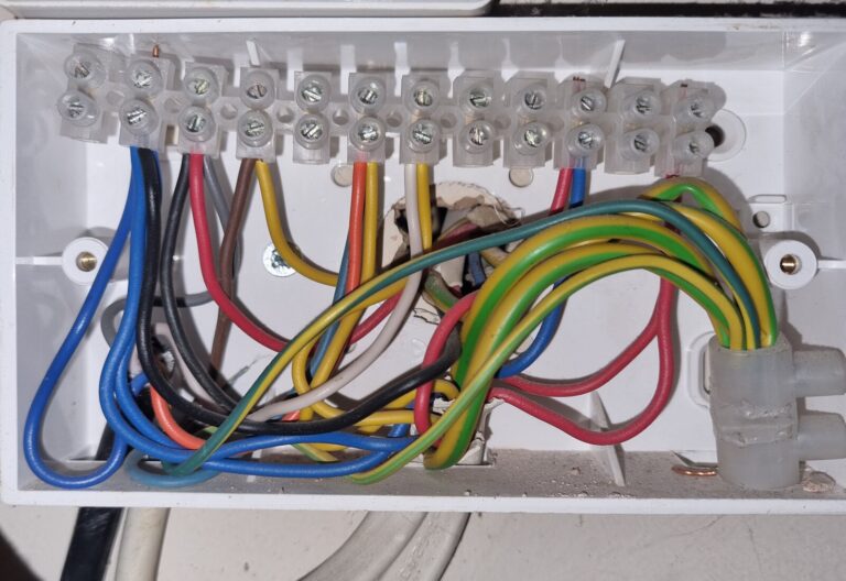 20231109 134513 heating wiring pic